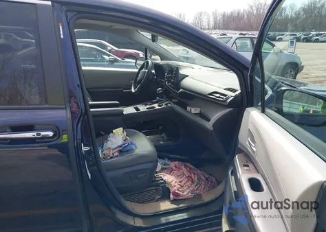 2021 Toyota Sienna Xle z USA, uszkodzony, nr VIN 5TDYSKFC1MS026748